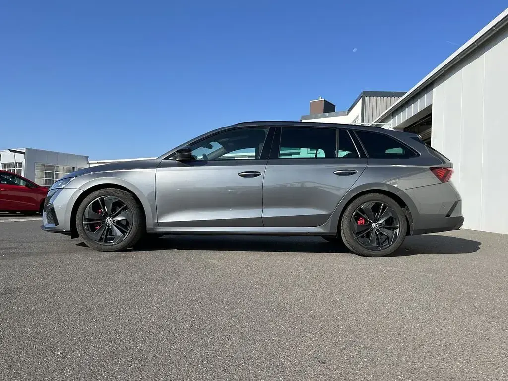 Gebraucht Skoda Octavia RS 200 PS (147 kW) 2024 Graphitegrau Kombi