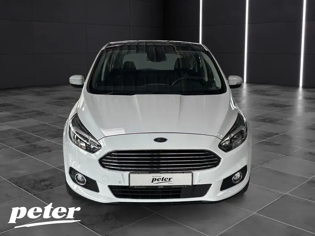 Gebraucht Ford S-MAX Titanium 165 PS (121 kW) 2019 Frostweiß Van / Kleinbus