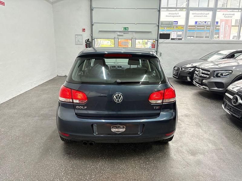 Gebraucht VW Golf VI Comfortline 122 PS (89 kW) 2011 Blau Kleinwagen