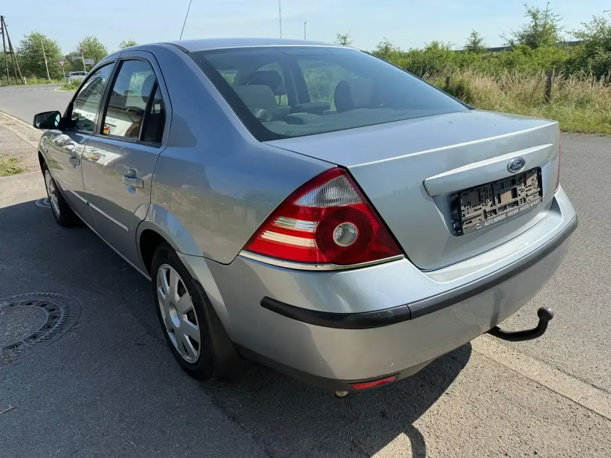 Gebraucht Ford Mondeo Trend 110 PS (80 kW) 2006 Silber Limousine