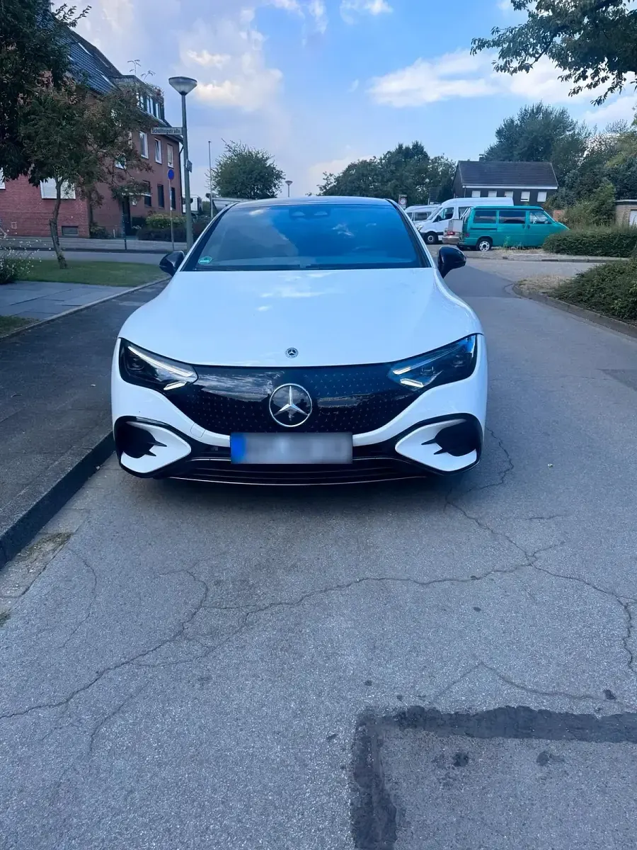 Gebraucht Mercedes EQE350 205 kW (280 PS) 2024 Weiß Limousine