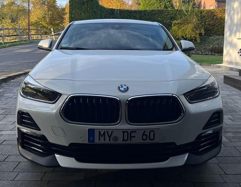 Weiß Gebraucht 2023 BMW X2 Advantage SUV | 18.000 € (Guter Preis) - Bild 1/4