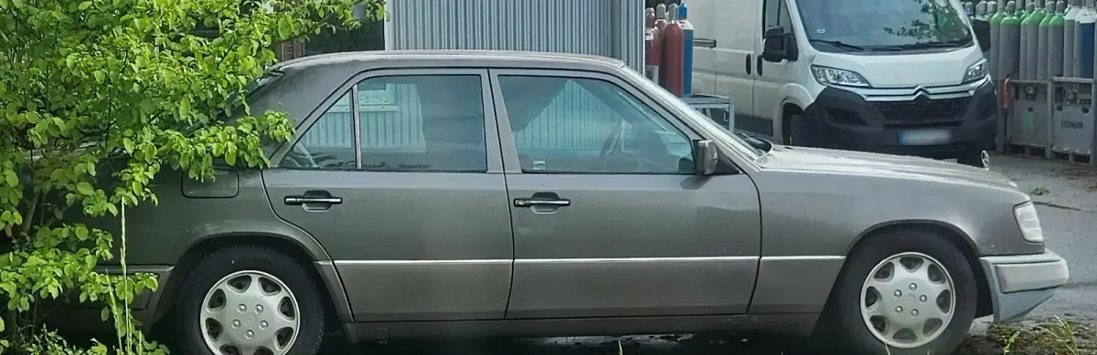 Brugt Mercedes E280 193 HK (141 kW) 1991 Grå Sedan