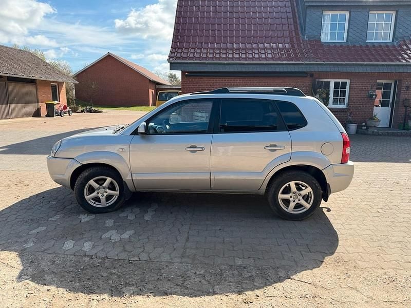 Gebraucht Hyundai Tucson 141 PS (103 kW) 2008 Silber SUV