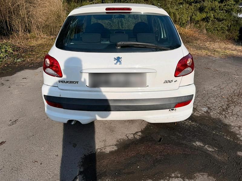 Gebraucht Peugeot 206+ 75 PS (55 kW) 2010 Weiß Kleinwagen