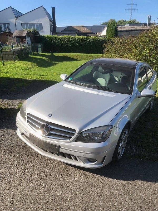Silber Gebraucht 2009 Mercedes 200 Coupé | 4.900 € (Superpreis) - Bild 1/4