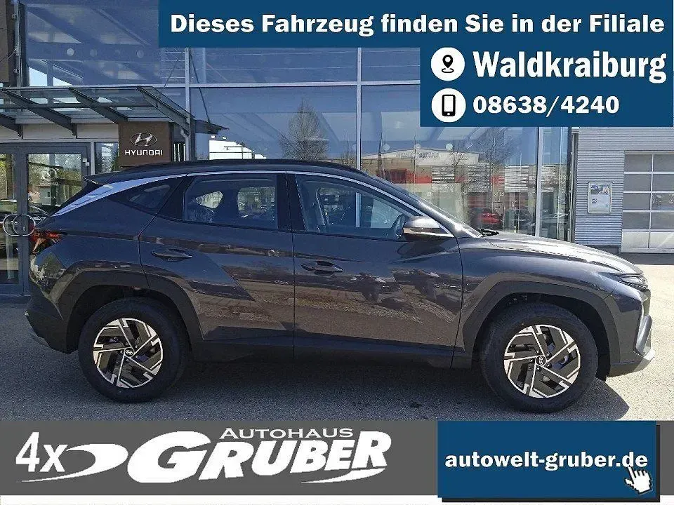 Neu Hyundai Tucson Select 150 PS (110 kW) 2026 Ecotronic grey SUV