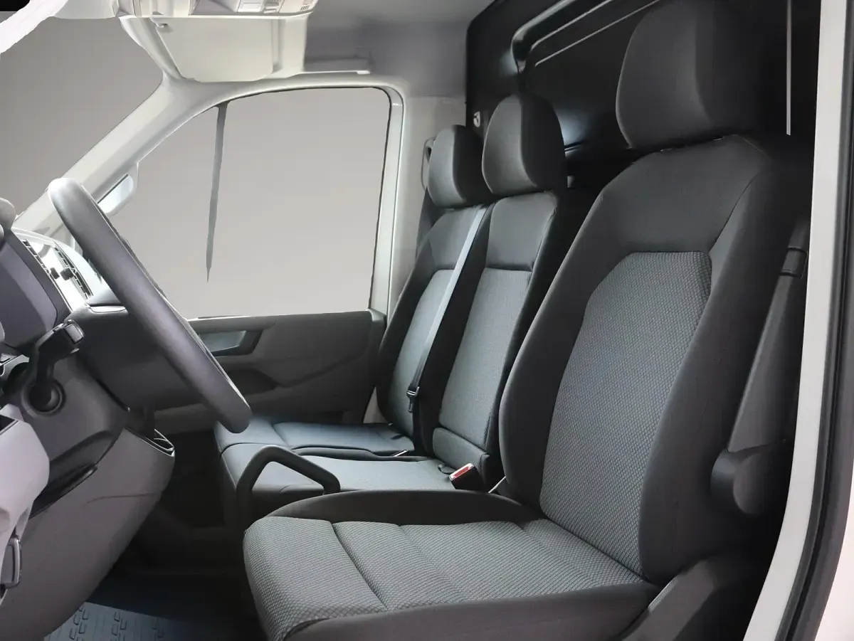 Neu VW Crafter Trendline 140 PS (102 kW) 2025 Manufacturer Van