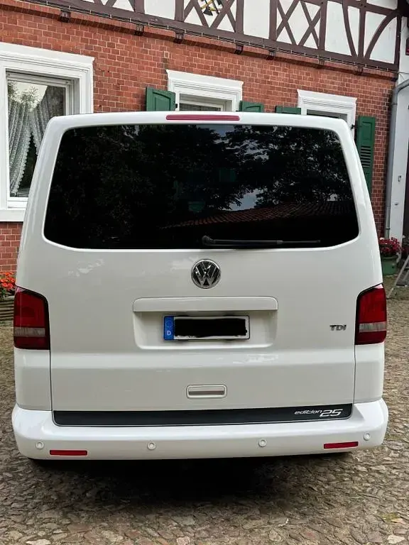 Gebraucht VW Multivan 235 PS (172 kW) 2012 Weiß Van / Kleinbus