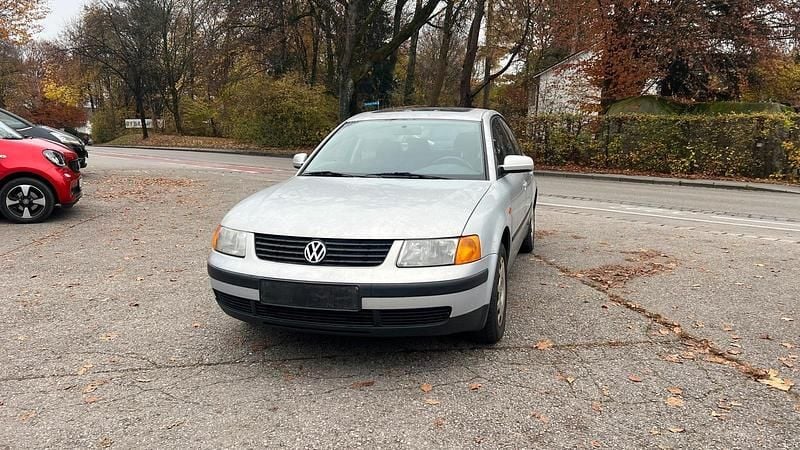 Silber Gebraucht 1997 VW Passat Limousine | 300 € (Superpreis) - Bild 1/4