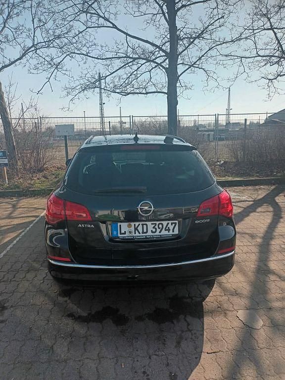 Gebraucht Opel Astra Style 110 PS (80 kW) 2014 Schwarz Limousine