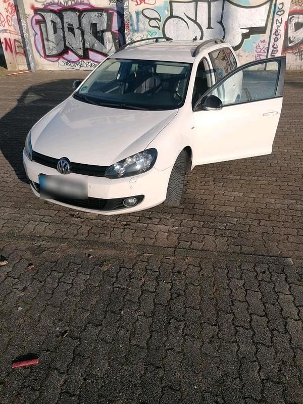Gebraucht VW Golf VII Match 105 PS (77 kW) 2012 Weiß Kombi