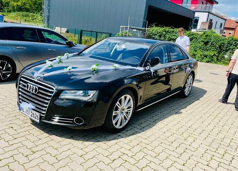 Schwarz Gebraucht 2012 Audi A8 Ambiente Limousine | 18.900 € (Etwas zu teuer) - Bild 1/4