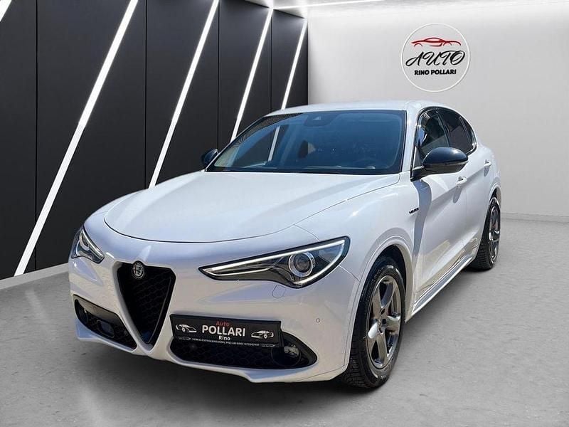 Weiß Gebraucht 2017 Alfa Romeo Stelvio Tech Edition SUV | 23.490 € (Etwas zu teuer) - Bild 1/4