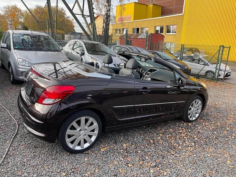 Schwarz Gebraucht 2012 Peugeot 207 CC Cabrio | 6.800 € (Etwas zu teuer) - Bild 1/4