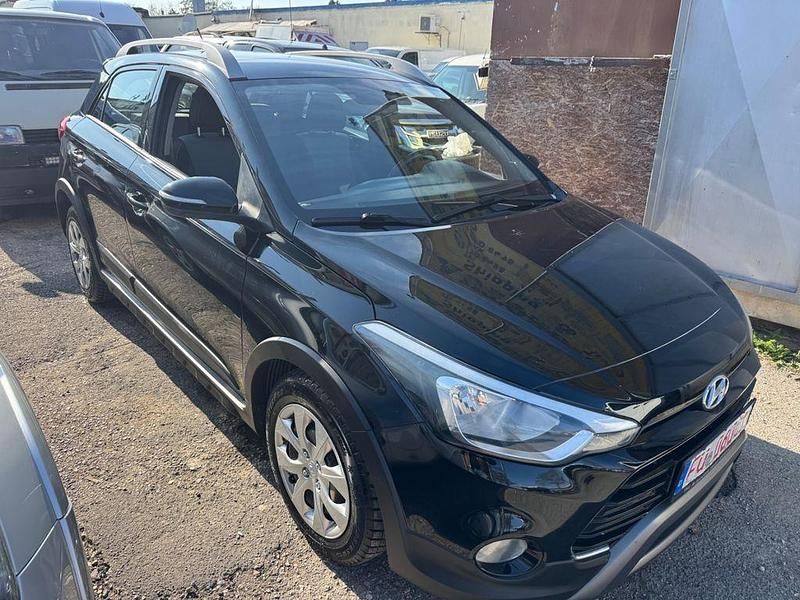 Gebraucht Hyundai i20 Active 90 PS (66 kW) 2017 Schwarz Van / Kleinbus