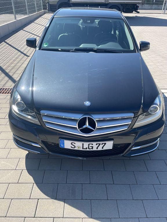 Schwarz Gebraucht 2011 Mercedes C200 Limousine | 12.000 € (Fairer Preis) - Bild 1/4