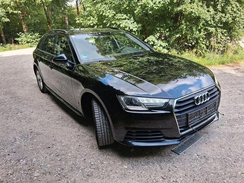 Schwarz Gebraucht 2016 Audi A4 Kombi | 10.800 € (Superpreis) - Bild 1/4