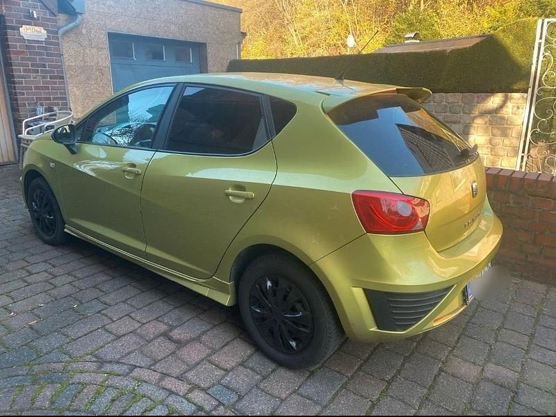 Grün Gebraucht 2009 Seat Ibiza Limousine | 1.800 € (Fairer Preis) - Bild 1/4
