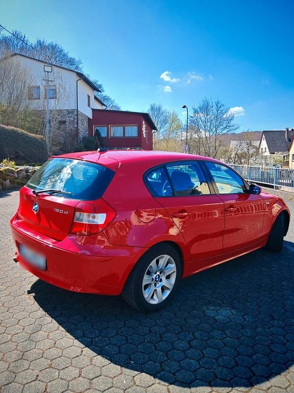 Gebraucht BMW 120 163 PS (119 kW) 2006 Rot Kleinwagen