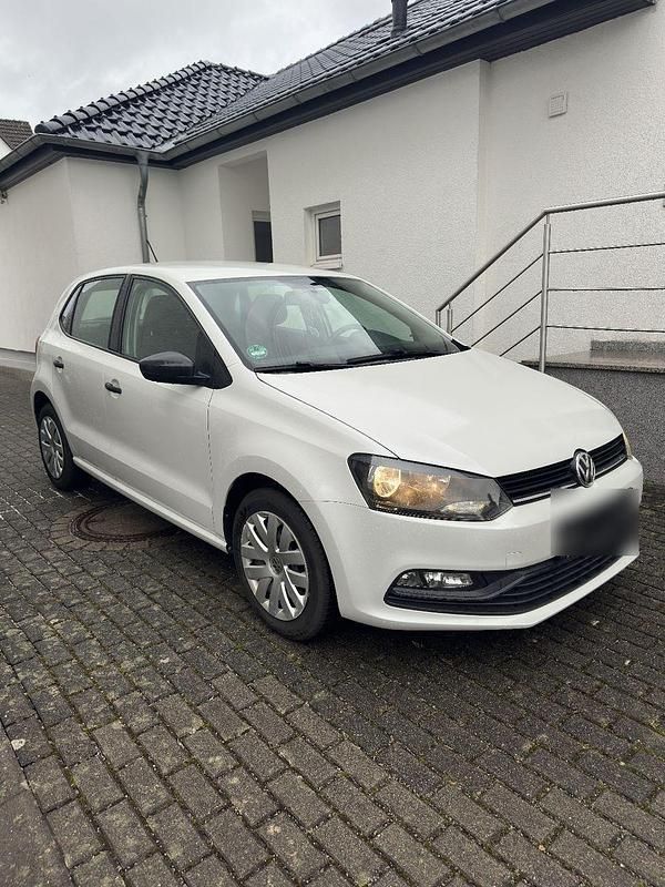Weiß Gebraucht 2014 VW Polo Comfortline Kleinwagen | 4.000 € (Fairer Preis) - Bild 1/4