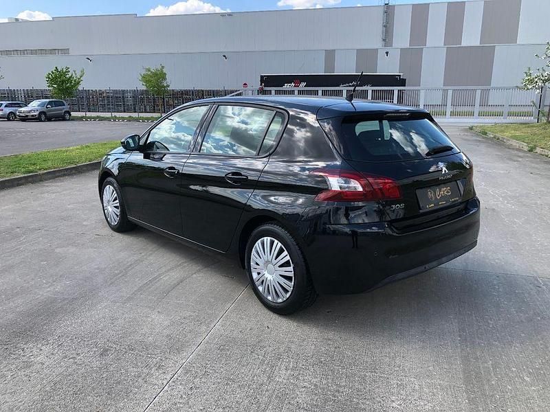 Gebraucht Peugeot 308 Active 125 PS (91 kW) 2014 Schwarz Limousine