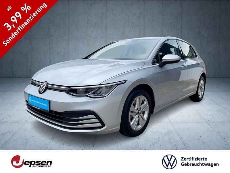 Silber Gebraucht 2022 VW Golf VIII Life Limousine | 19.970 € (Guter Preis) - Bild 1/4