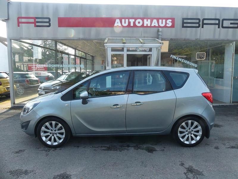 Gebraucht Opel Meriva Innovation 101 PS (74 kW) 2011 Silber Van / Kleinbus
