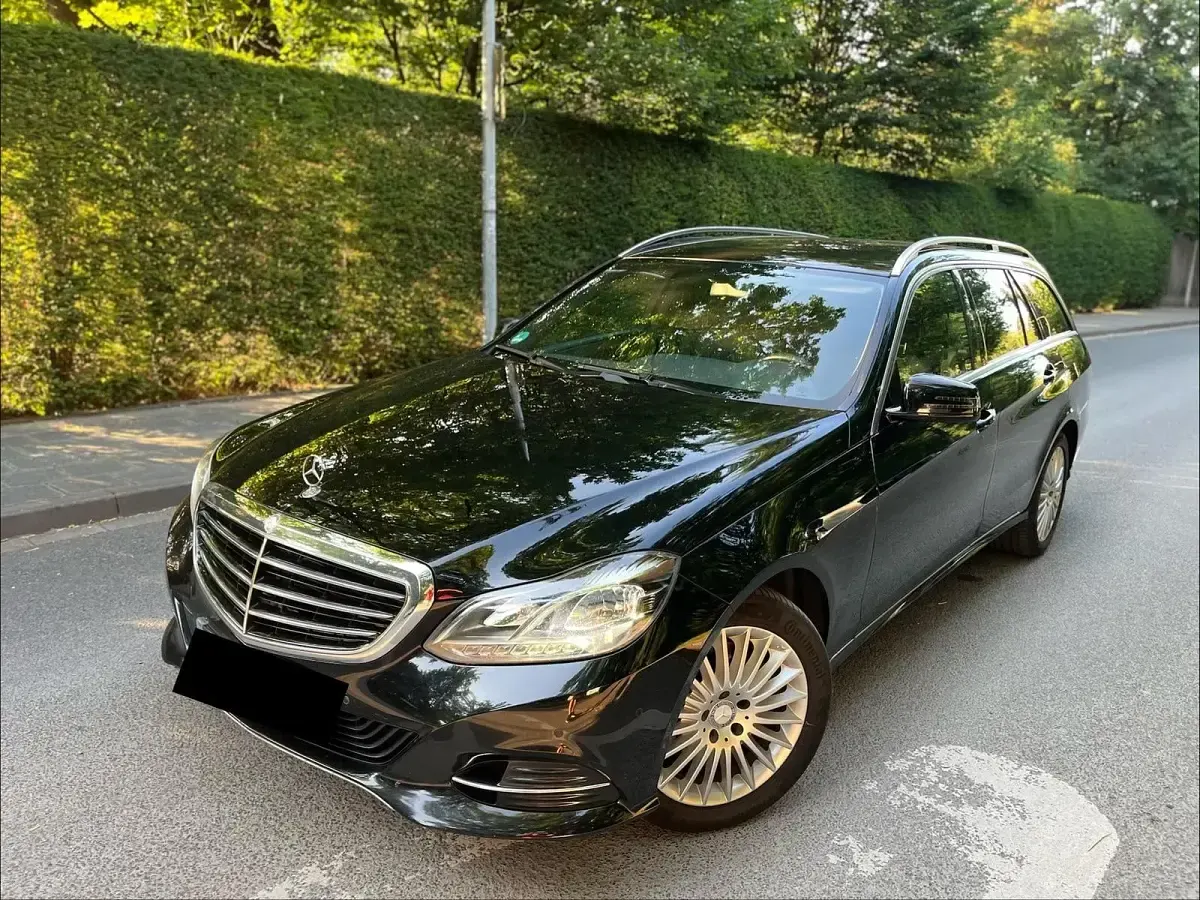 Gebraucht Mercedes E300 231 PS (169 kW) 2013 Schwarz Kombi