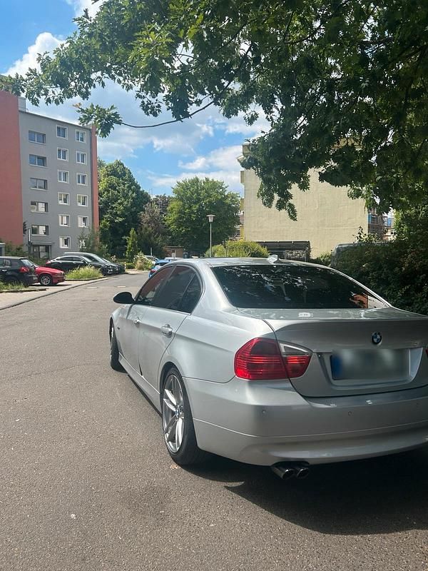 Gebraucht BMW 325 197 PS (144 kW) 2006 Andere farben Limousine