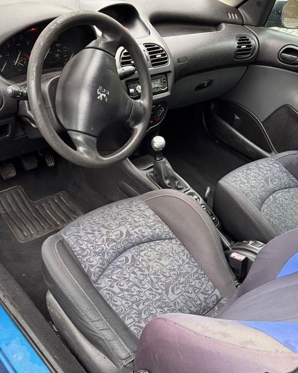 Gebraucht Peugeot 206 CC 109 PS (80 kW) 2003 Blau Cabrio