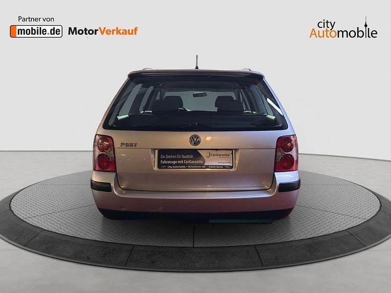 Gebraucht VW Passat 131 PS (96 kW) 2002 Silber Kombi