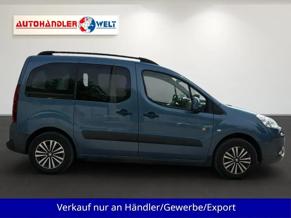 Gebraucht Peugeot Partner Tepee 120 PS (88 kW) 2013 Blau Van / Kleinbus