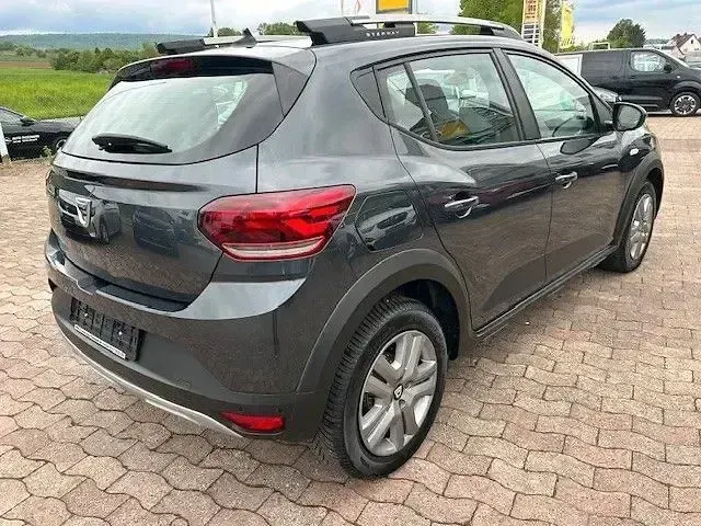 Gebraucht Dacia Sandero Comfort 169 PS (124 kW) 2021 Grau SUV