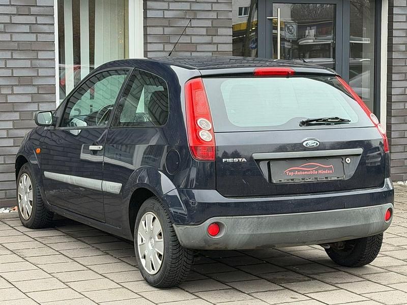 Gebraucht Ford Fiesta Ambiente 60 PS (44 kW) 2006 Blau Kleinwagen