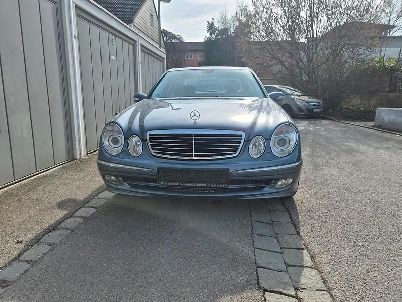 Gebraucht Mercedes E500 309 PS (227 kW) 2004 Blau Limousine