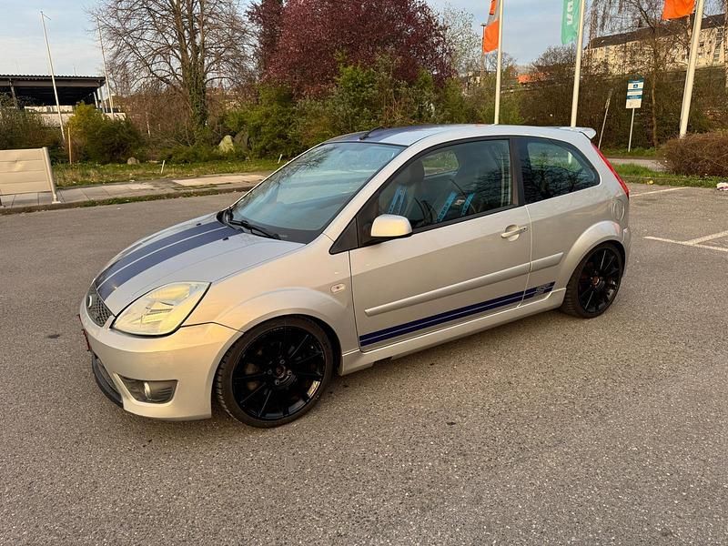 Gebraucht Ford Fiesta ST 150 PS (110 kW) 2005 Silber Kleinwagen