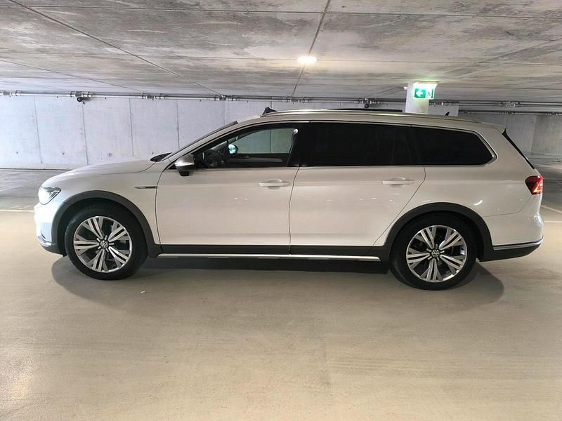 Gebraucht VW Passat Alltrack 190 PS (139 kW) 2017 Weiß Kombi