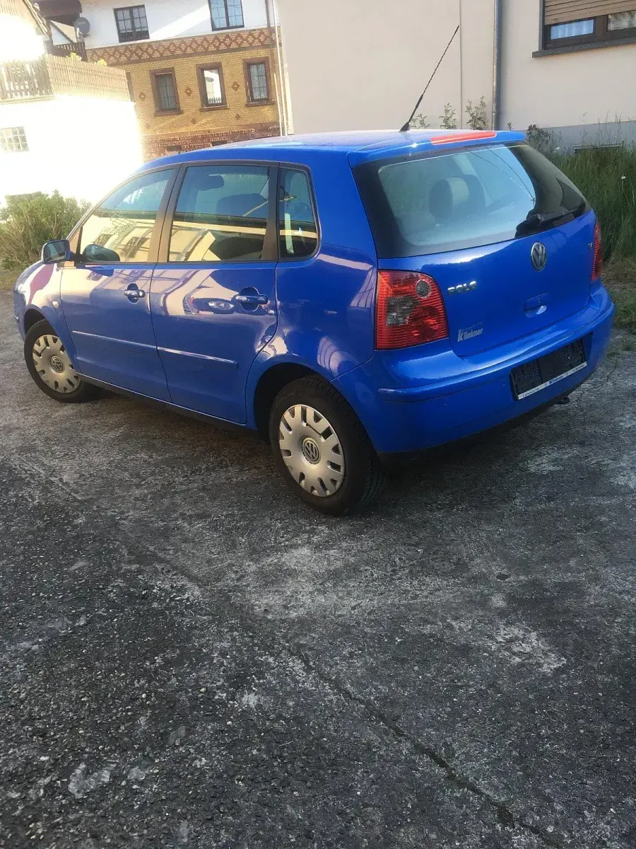 Gebraucht VW Polo 75 PS (55 kW) 2004 Blau Kleinwagen