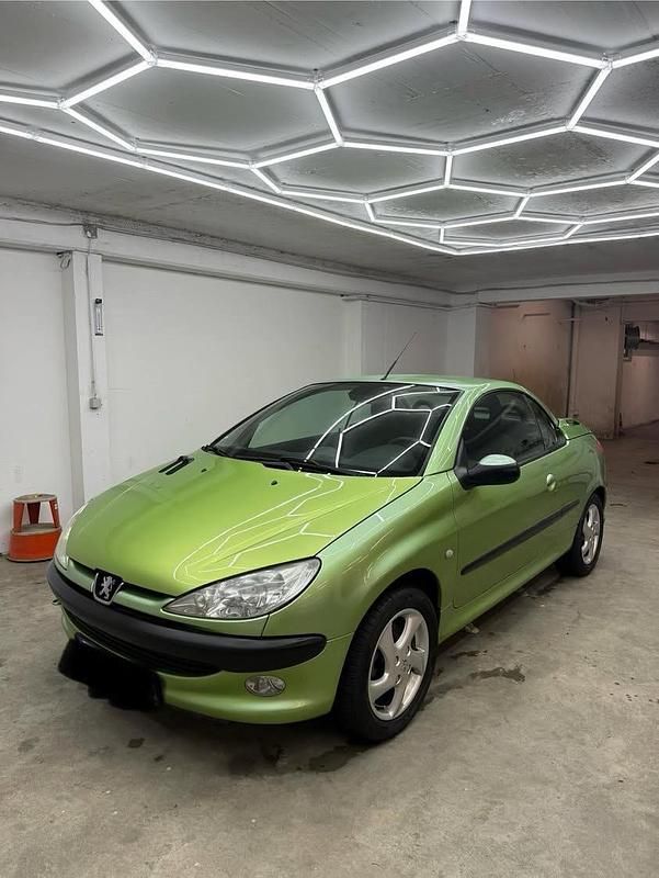Grün Gebraucht 2001 Peugeot 206 CC Cabrio | 2.000 € (Guter Preis) - Bild 1/4