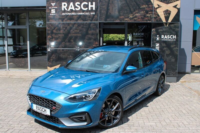 Blau Gebraucht 2019 Ford Focus ST Limousine | 24.750 € (Etwas zu teuer) - Bild 1/4