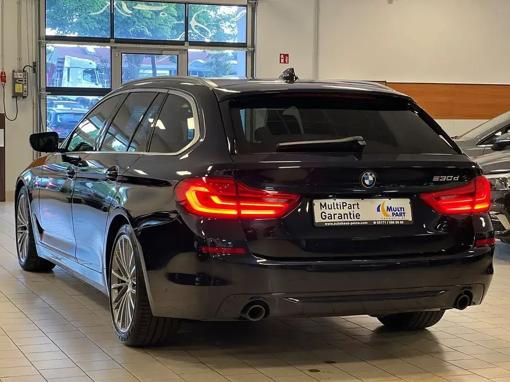 Gebraucht BMW 530 Performance 265 PS (194 kW) 2020 Blau Limousine