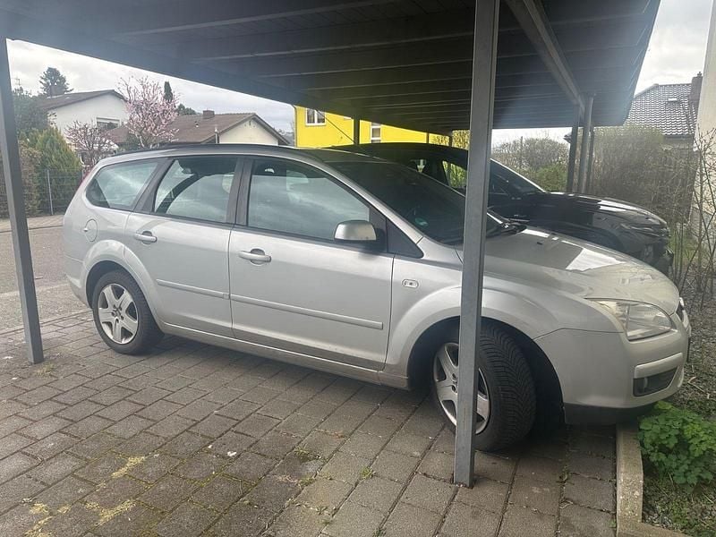 Gebraucht Ford Focus Ambiente 101 PS (74 kW) 2007 Grau Kombi
