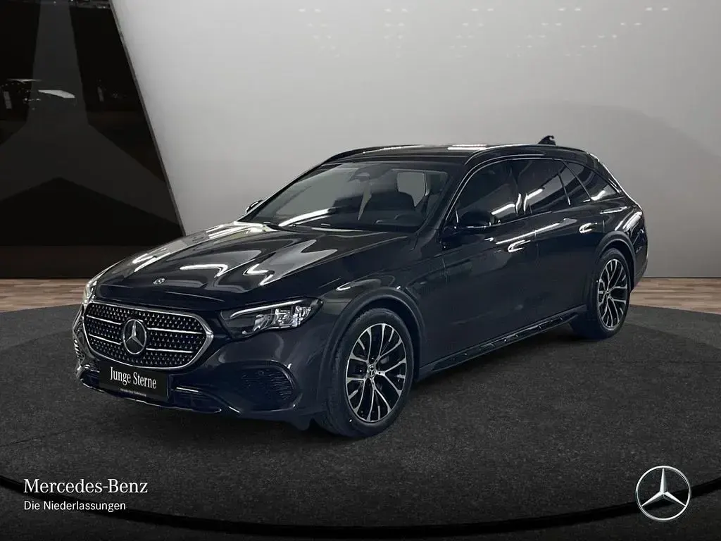 Gebraucht Mercedes E220 Night 197 PS (144 kW) 2025 Grau Limousine