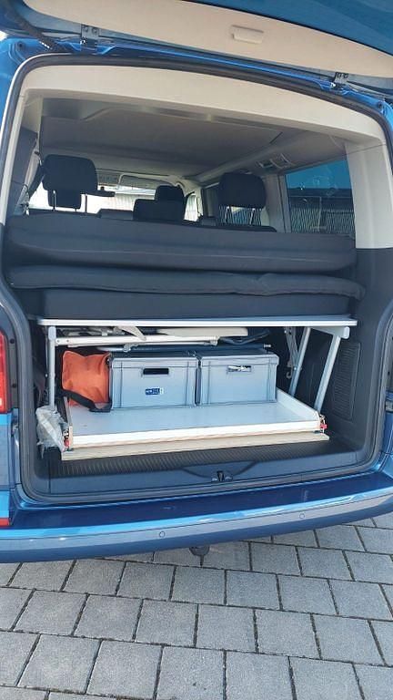 Gebraucht VW California Beach 150 PS (110 kW) 2018 Acapulcoblau metallic Van