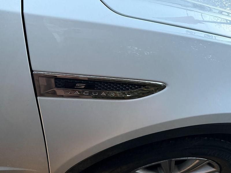 Second-hand Jaguar E-Pace 150 CP (110 kW) 2018 Alb SUV