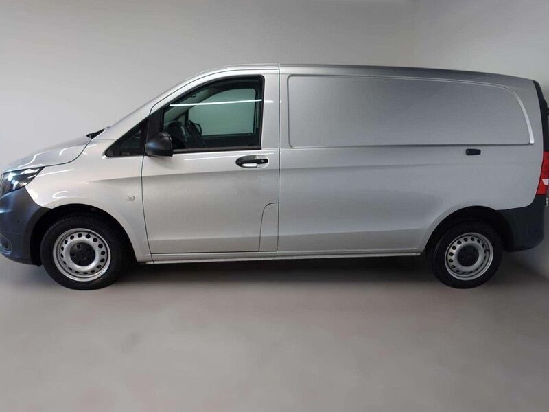 Gebraucht Mercedes Vito 136 PS (100 kW) 2020 Brillantsilber metallic Van
