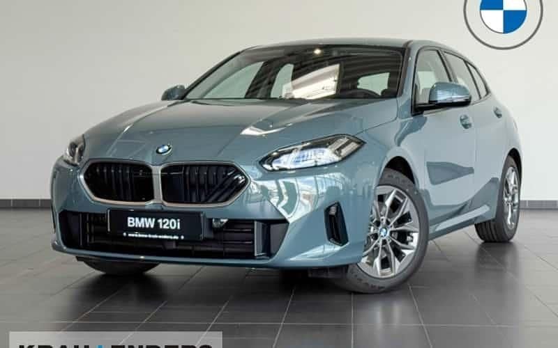 Grün Neu 2025 BMW 120 Performance Kleinwagen | 33.590 € (Superpreis) - Bild 1/4