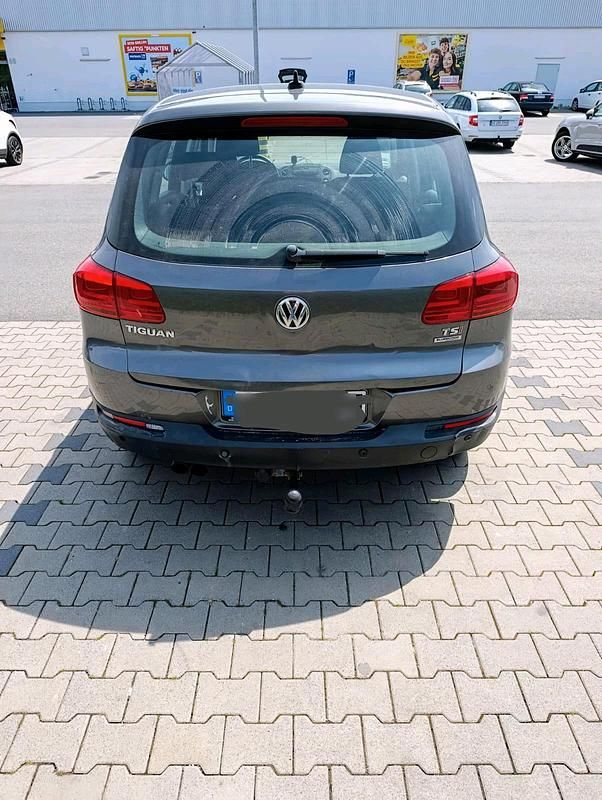 Grau Gebraucht 2014 VW Tiguan SUV | 5.300 € (Etwas zu teuer) - Bild 1/4
