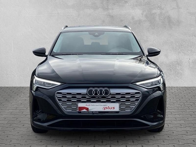Gebraucht Audi Q8 Sportback e-tron Advanced 300 kW (408 PS) 2024 Mythosschwarz metallic SUV